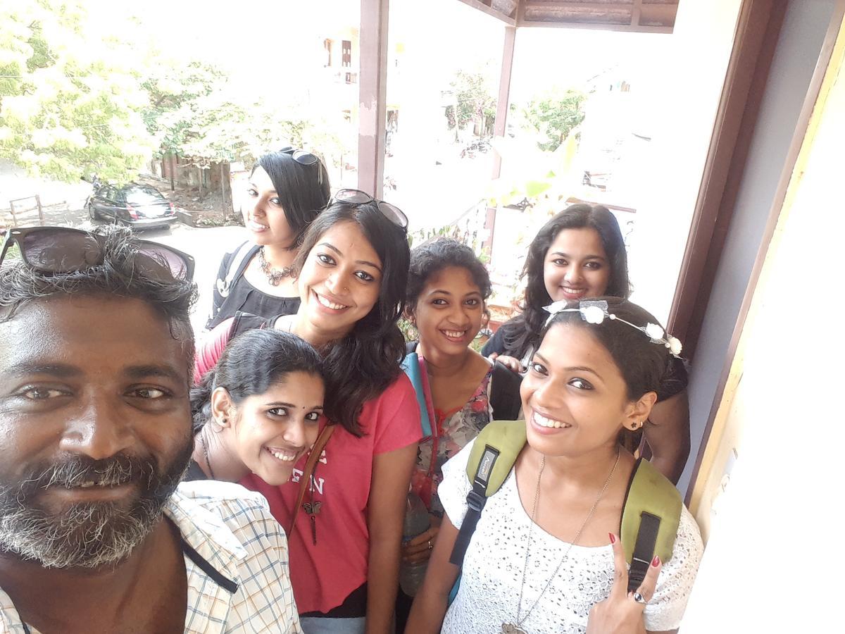 Valentine Hostel & Guest House Pondicherry Exterior photo